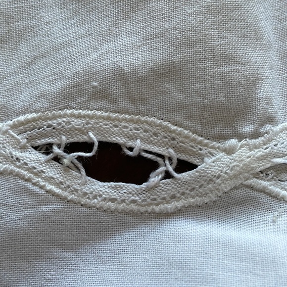 White cotton Batternburg lace 68” x 82” tablecloth - Picture 9 of 13